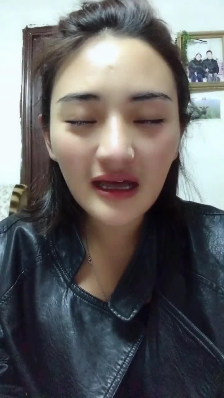 姐姐哭起来更漂亮了,姐姐哭诉中的动人瞬间